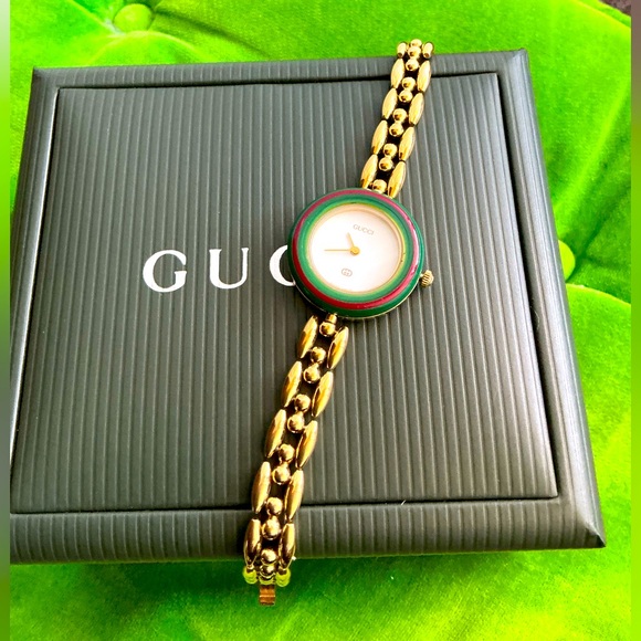 Beautiful DRESSY GUCCI watch w/ change bezels 💚❤️🖤💙🤍💛🧡 - Picture 7 of 12